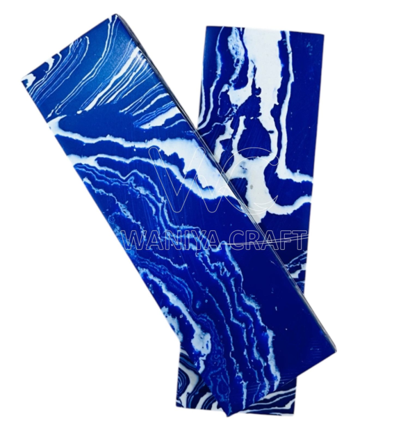 Recone Stone Blue Ice sky Scales